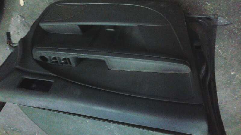 GUARNECIDO PUERTA DELANTERA IZQUIERDA