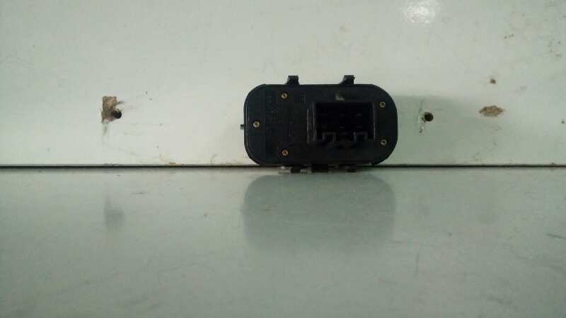 MANDO ELEVALUNAS DELANTERO IZQUIERDO 