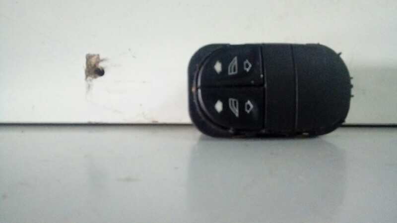 MANDO ELEVALUNAS DELANTERO IZQUIERDO 