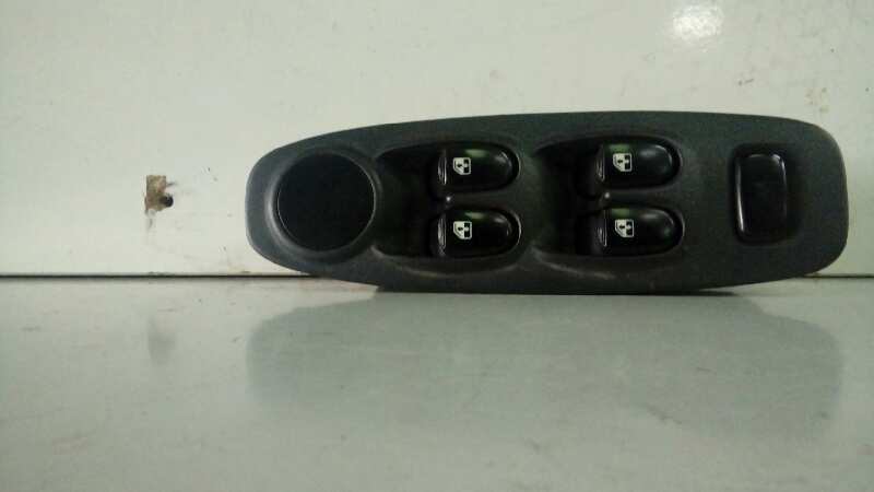 MANDO ELEVALUNAS DELANTERO IZQUIERDO 