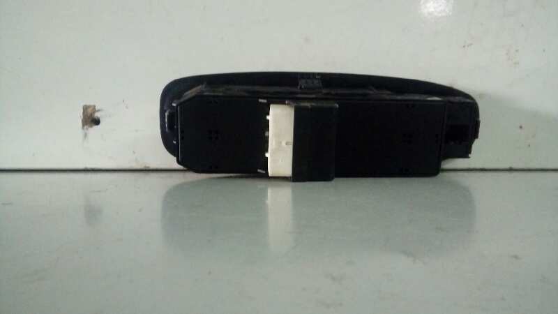 MANDO ELEVALUNAS DELANTERO IZQUIERDO 