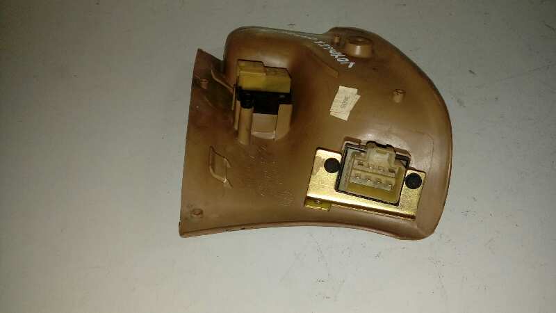 MANDO ELEVALUNAS DELANTERO DERECHO