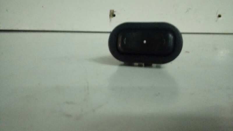 MANDO ELEVALUNAS DELANTERO DERECHO