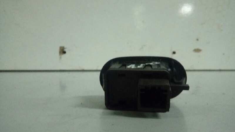 MANDO ELEVALUNAS DELANTERO IZQUIERDO 