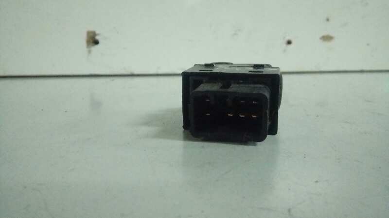 MANDO ELEVALUNAS DELANTERO DERECHO