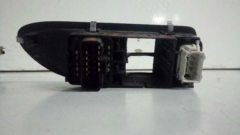 MANDO ELEVALUNAS DELANTERO IZQUIERDO 