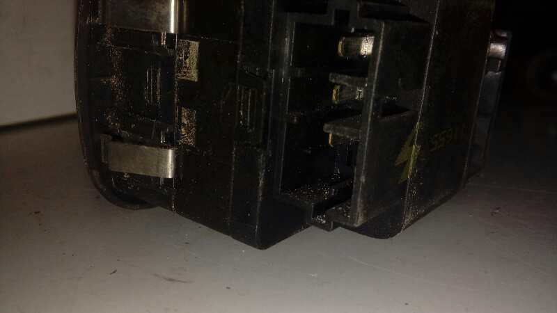 MANDO ELEVALUNAS DELANTERO IZQUIERDO 