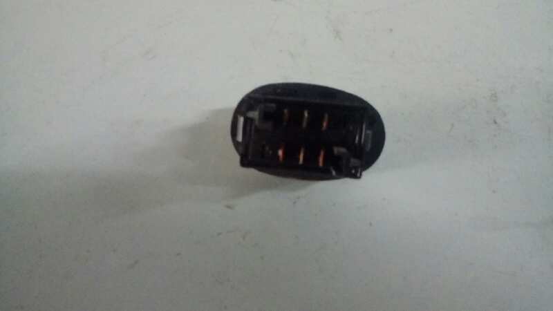 MANDO ELEVALUNAS TRASERO DERECHO