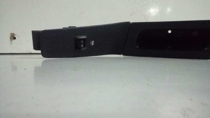 MANDO ELEVALUNAS TRASERO DERECHO