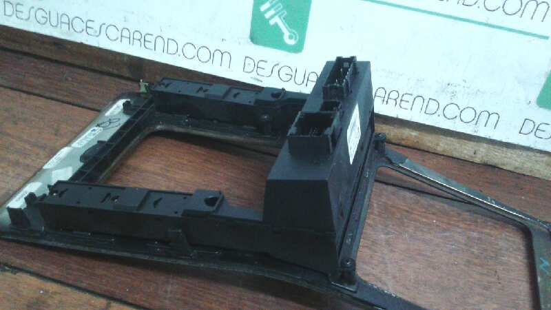 MANDO ELEVALUNAS DELANTERO IZQUIERDO 