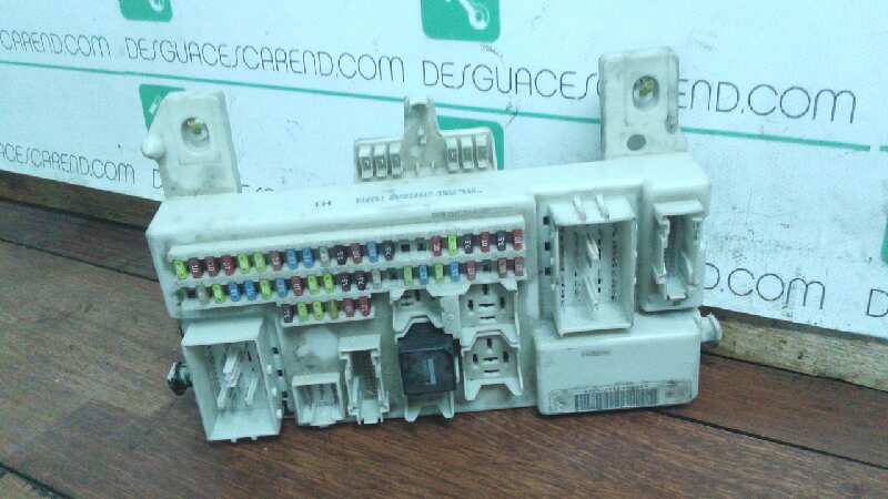 CAJA RELES - FUSIBLES