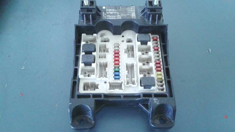 284B6MB40A CAJA RELES  FUSIBLES NISSAN CABSTAR