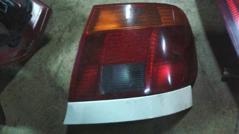 PILOTO TRASERO DERECHO