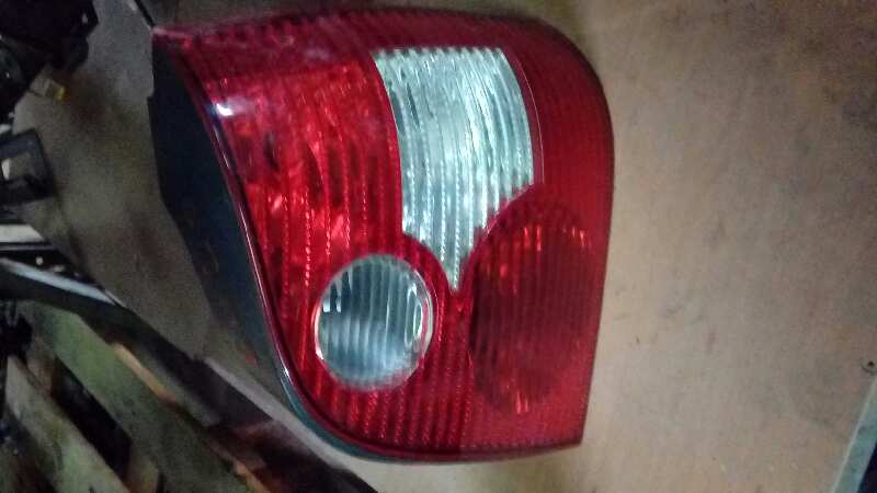 PILOTO TRASERO DERECHO