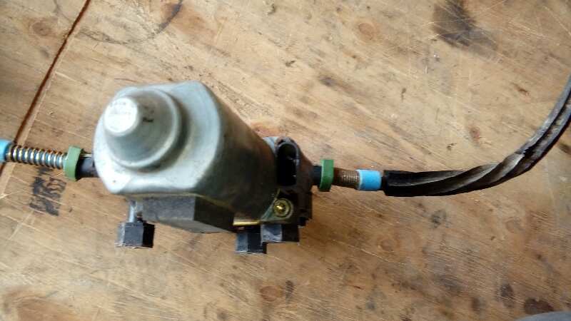 ELEVALUNAS DELANTERO DERECHO