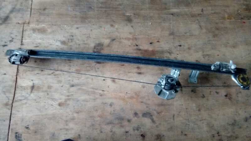 ELEVALUNAS DELANTERO DERECHO