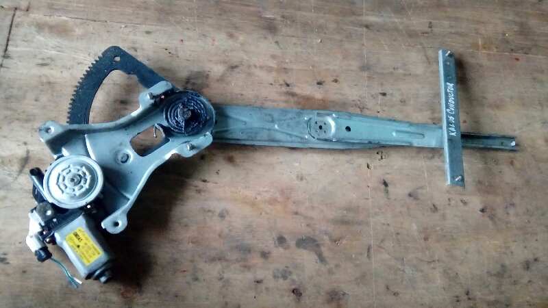 ELEVALUNAS DELANTERO DERECHO