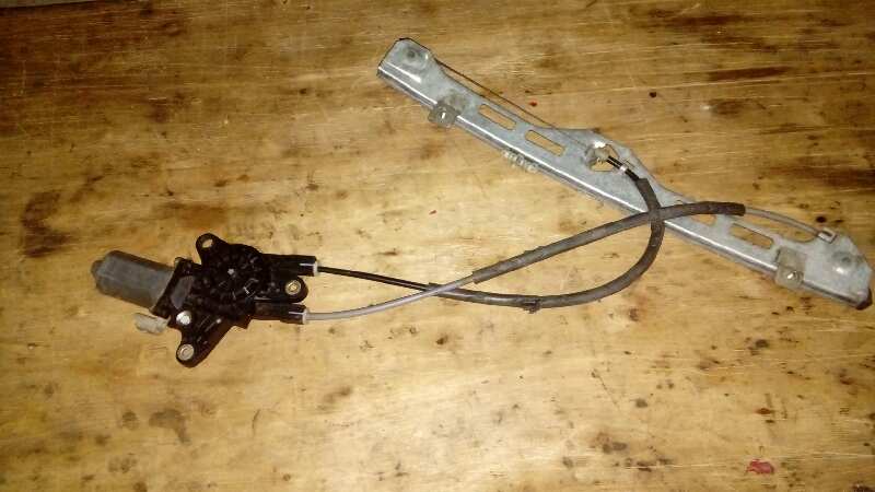 ELEVALUNAS DELANTERO DERECHO