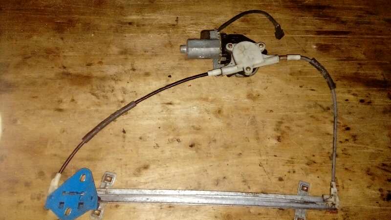 ELEVALUNAS DELANTERO DERECHO