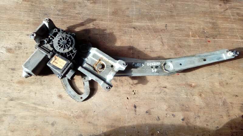 ELEVALUNAS DELANTERO DERECHO