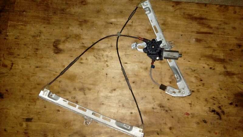 ELEVALUNAS DELANTERO IZQUIERDO