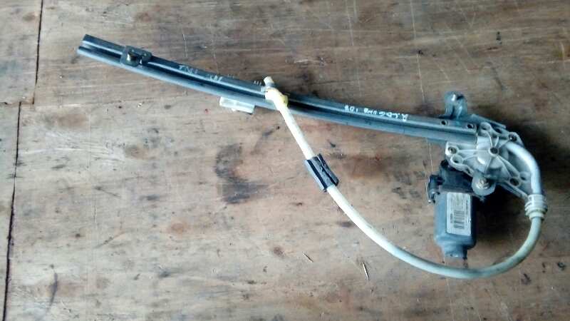 ELEVALUNAS TRASERO DERECHO