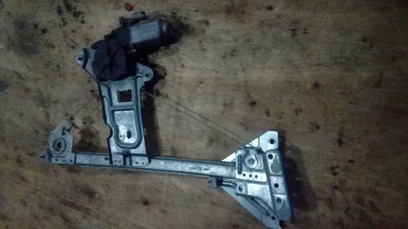 ELEVALUNAS TRASERO DERECHO