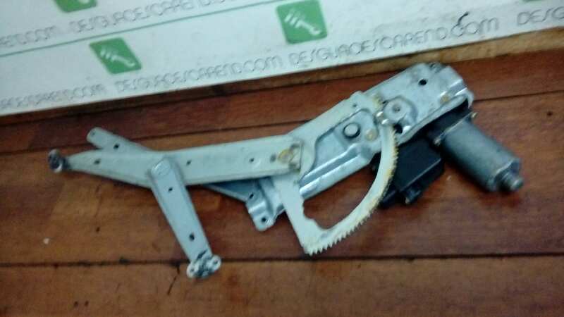 ELEVALUNAS DELANTERO DERECHO