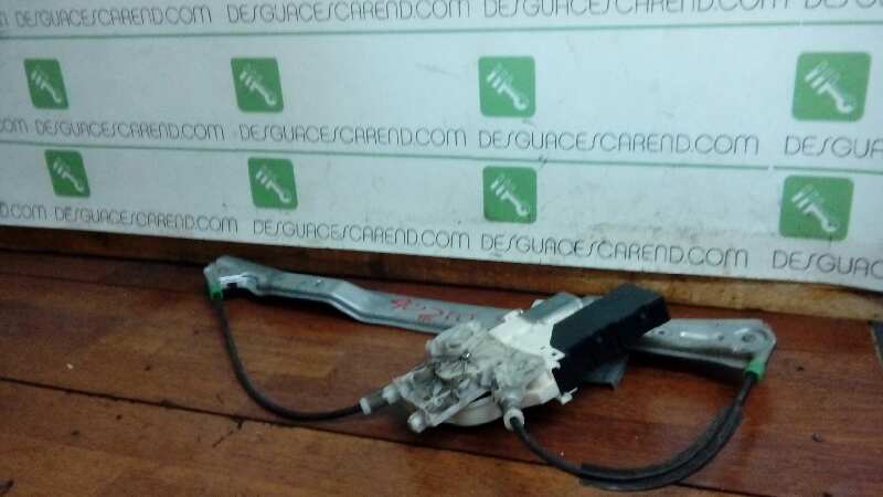 ELEVALUNAS DELANTERO DERECHO