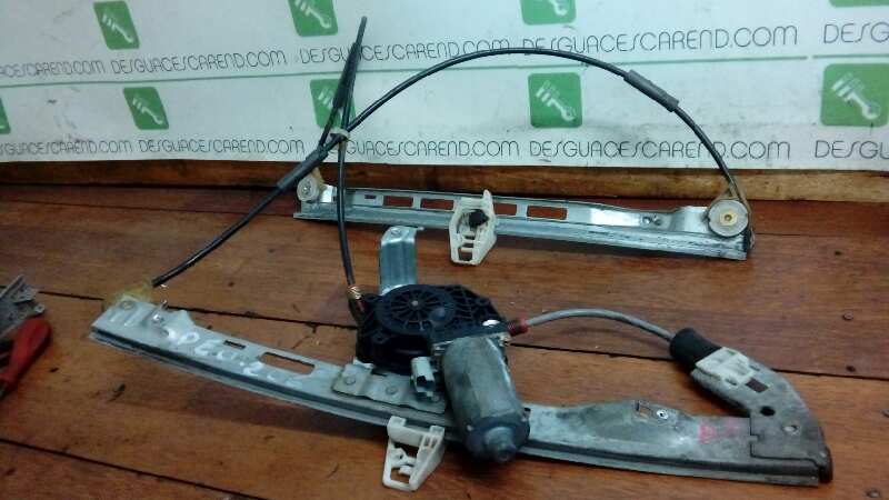 ELEVALUNAS DELANTERO DERECHO