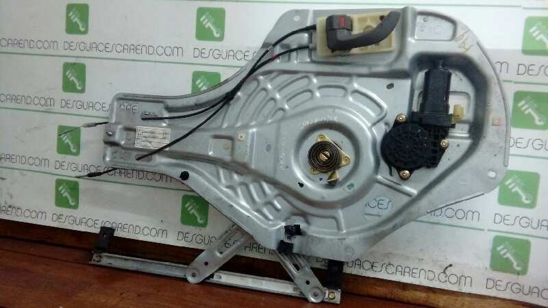 ELEVALUNAS DELANTERO IZQUIERDO