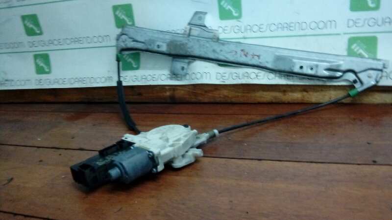 ELEVALUNAS DELANTERO IZQUIERDO