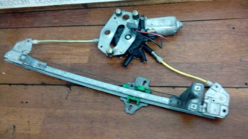 ELEVALUNAS DELANTERO IZQUIERDO