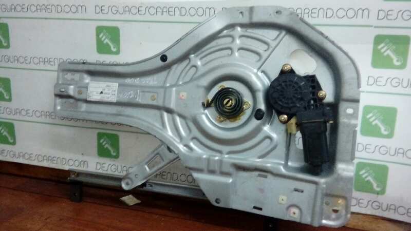 ELEVALUNAS TRASERO DERECHO