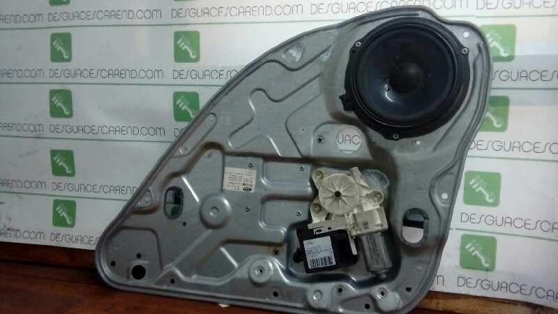 ELEVALUNAS TRASERO DERECHO