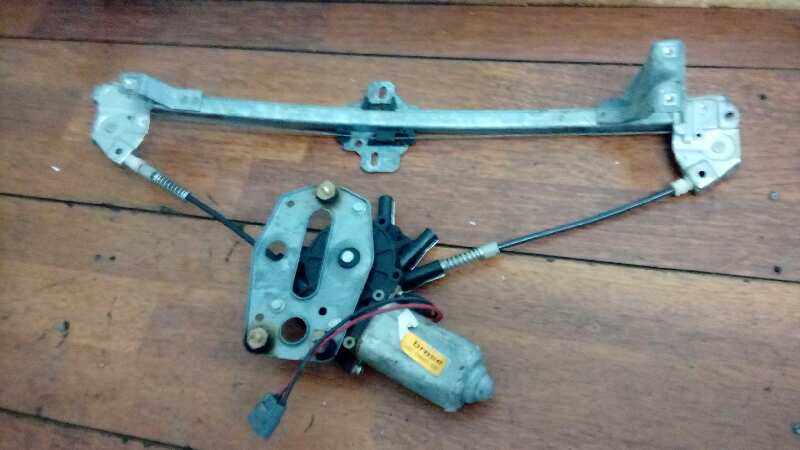 ELEVALUNAS TRASERO DERECHO