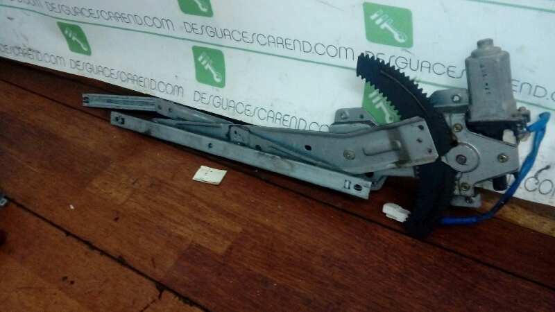 ELEVALUNAS DELANTERO DERECHO