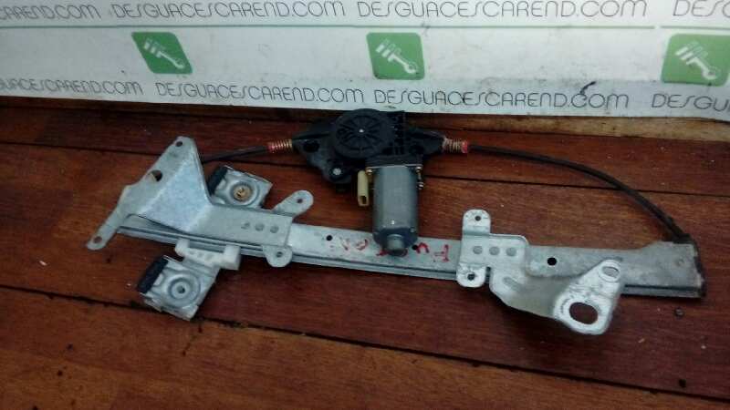 ELEVALUNAS DELANTERO DERECHO