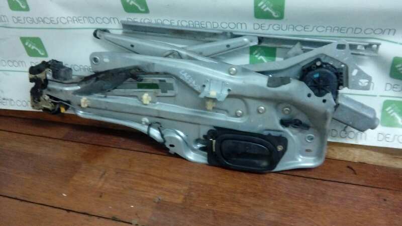 ELEVALUNAS DELANTERO DERECHO