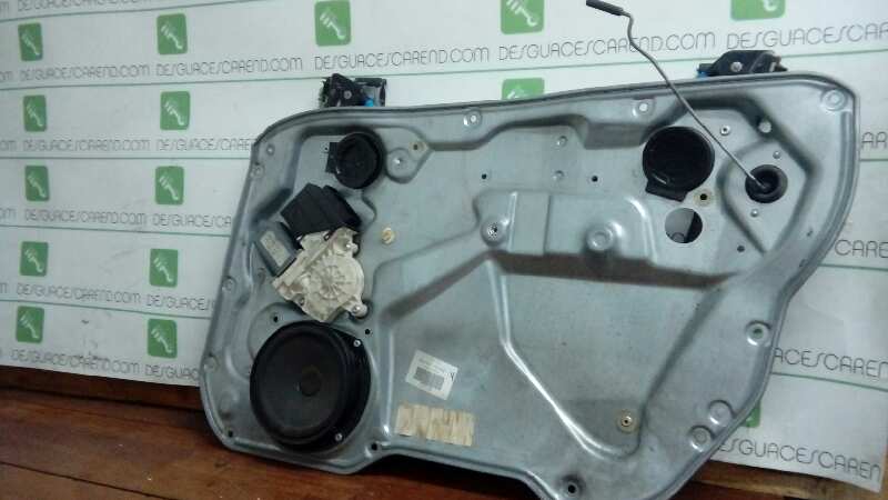 ELEVALUNAS DELANTERO DERECHO