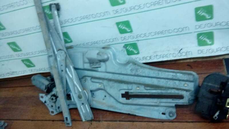 ELEVALUNAS DELANTERO IZQUIERDO