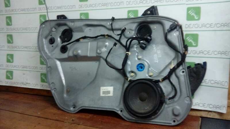 ELEVALUNAS DELANTERO IZQUIERDO