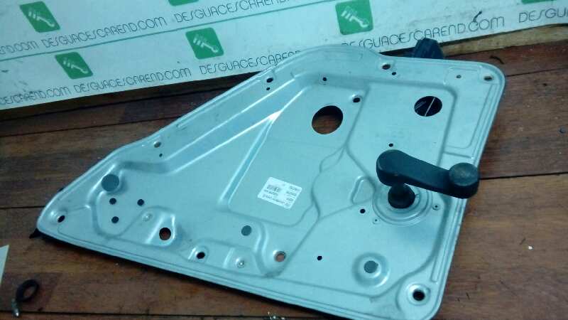 ELEVALUNAS TRASERO DERECHO