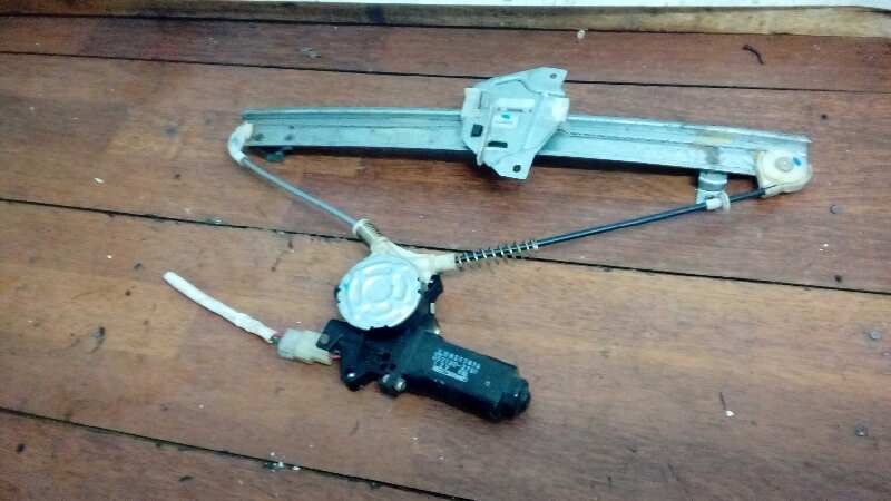 ELEVALUNAS TRASERO DERECHO