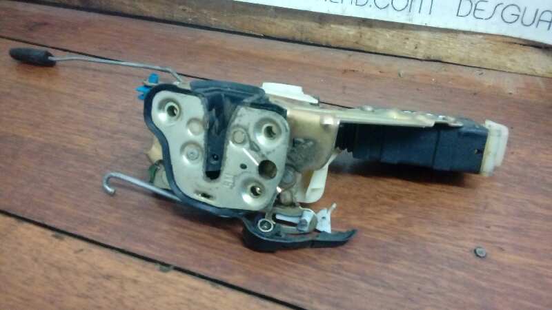 CERRADURA PUERTA DELANTERA IZQUIERDA 