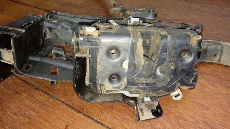 CERRADURA PUERTA TRASERA IZQUIERDA 