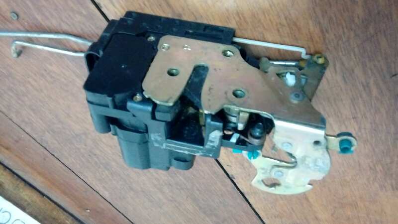 CERRADURA PUERTA TRASERA DERECHA 