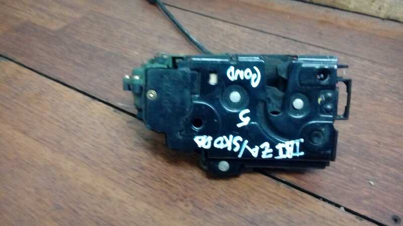 CERRADURA PUERTA DELANTERA IZQUIERDA 