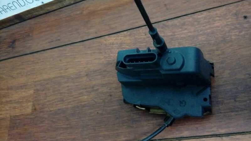 CERRADURA PUERTA TRASERA DERECHA 