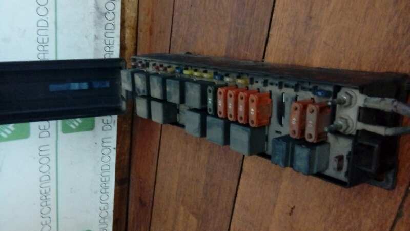 CAJA RELES - FUSIBLES